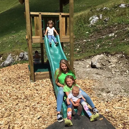 Κατάλυμα σε φάρμα Binsalm- Schutzhuette *