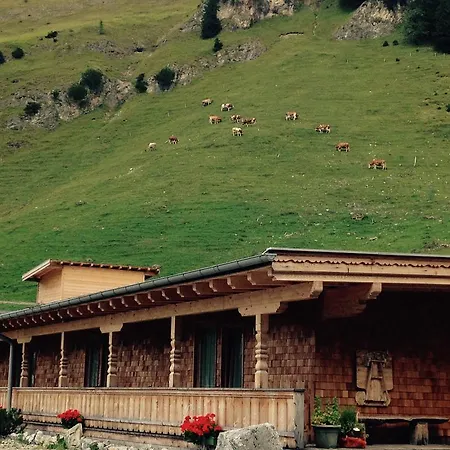 Binsalm- Schutzhuette * Vomp