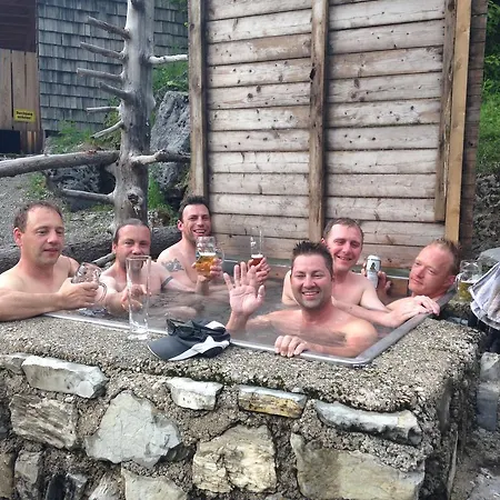 Binsalm- Schutzhuette Фермерский дом *